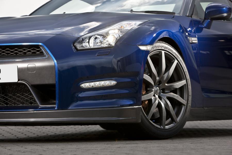  Nissan GT-R 2011 года  (фото 52 из 87)